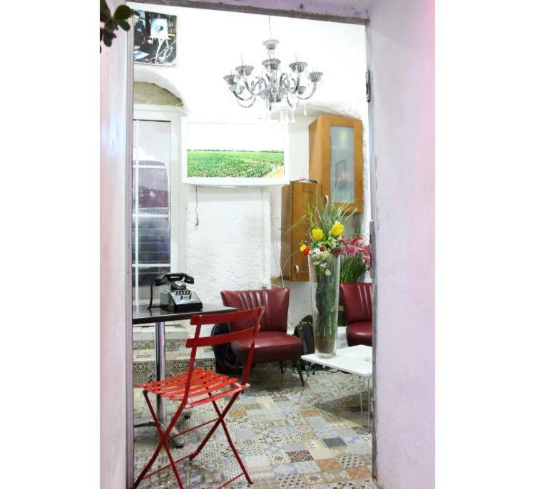 Hostal Valencia - Private Room With Bathroom シェフシャウエン エクステリア 写真